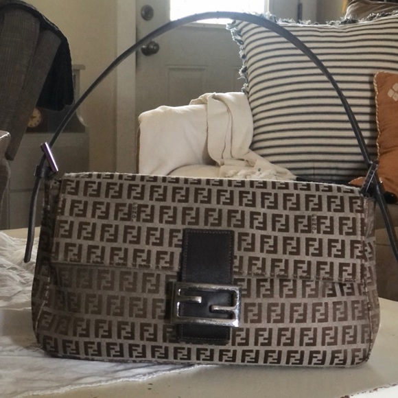 Fendi Handbags - FENDI Zucca Baguette side bag EUC